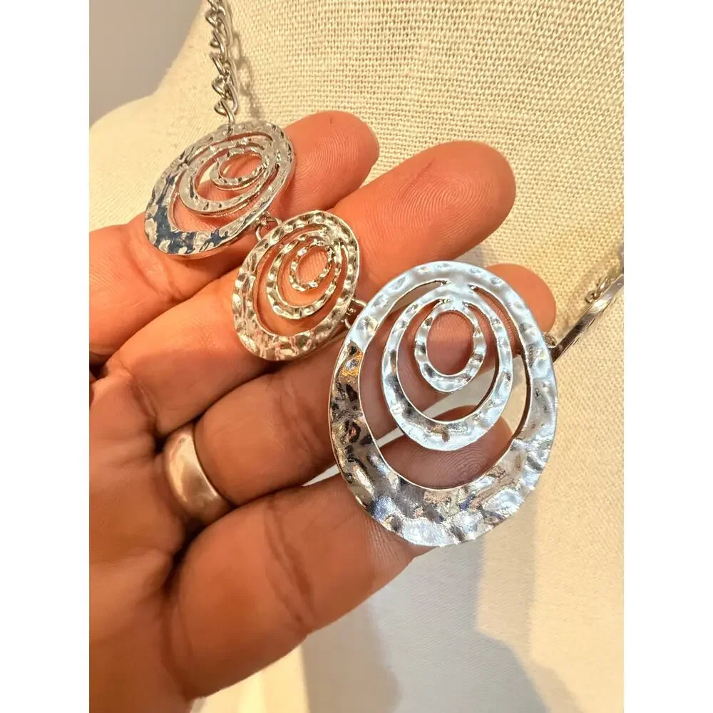 Vintage 1946 NOS Hammered Silver Tone Bib Necklace